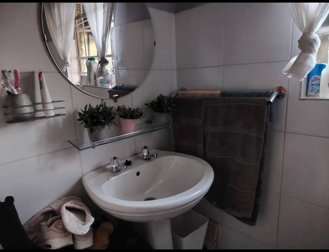 3 BEDROOM HOUSE FOR SALE IN GEELHOUTPARK